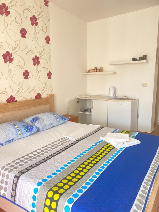 Guest House Villa Natali Budva Bagian luar foto