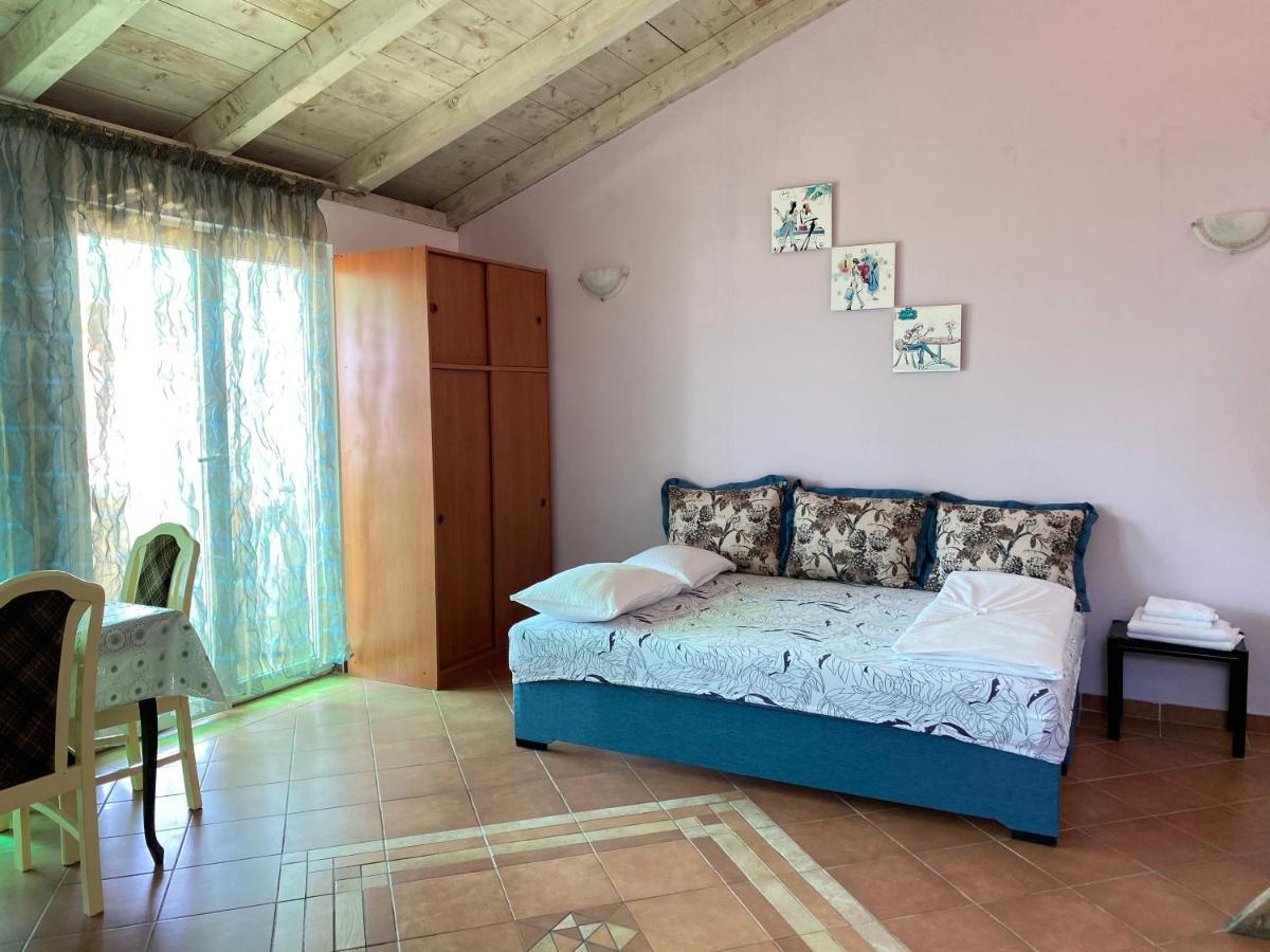 Guest House Villa Natali Budva Bagian luar foto